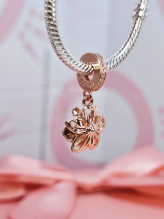 Pandora Flor Rosa color Oro rosa plata