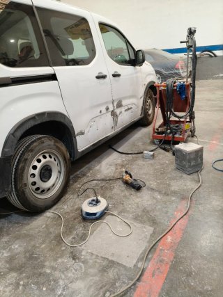 Hago trabajo de chapa y pintura
