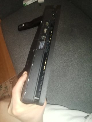 PlayStation 4 Slim Negra