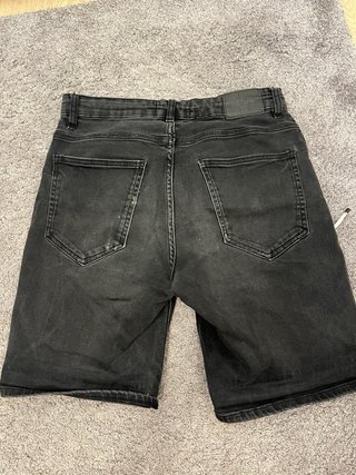 Pantalón corto vaquero Pull&Bear negro
