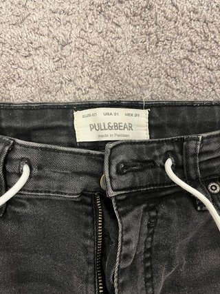Pantalón corto vaquero Pull&Bear negro
