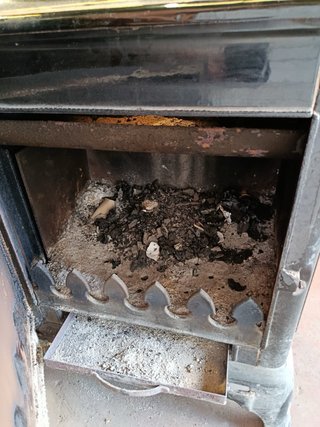 Chimenea de hierro antigua