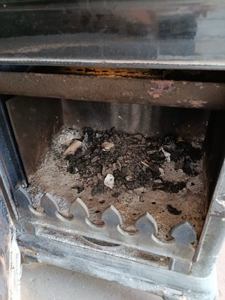 Chimenea de hierro antigua