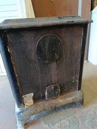 Chimenea de hierro antigua