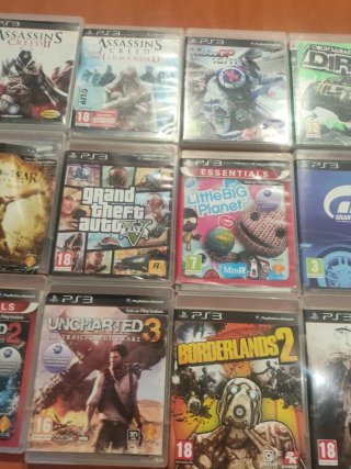 Consola PS3 con 2 mandos