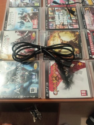 Consola PS3 con 2 mandos