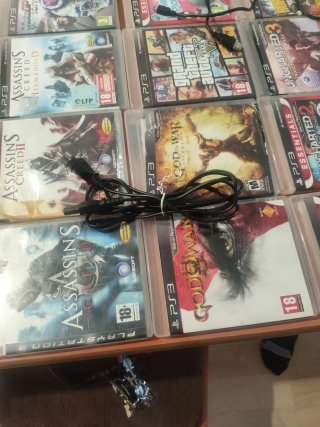 Consola PS3 con 2 mandos