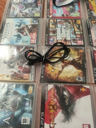 Consola PS3 con 2 mandos