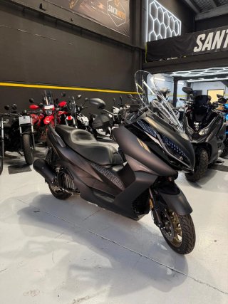 Zontes 125 E Negra Maxi Scooter