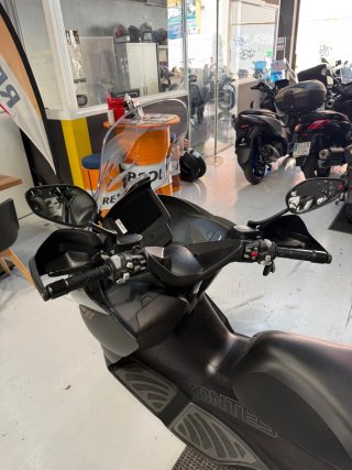 Zontes 125 E Negra Maxi Scooter