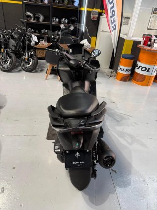 Zontes 125 E Negra Maxi Scooter