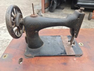 Máquina de coser Singer antigua