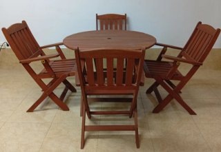 Conjunto mesa y sillas de jardín