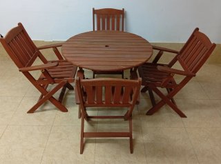 Conjunto mesa y sillas de jardín
