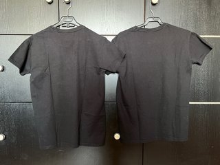 Pack 2 camisetas Attack on Titan y One Piece
