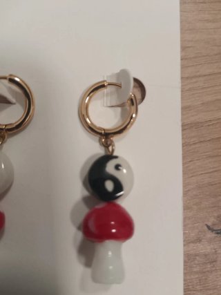 Pendientes MNG Hongos Yin Yang Dorados
