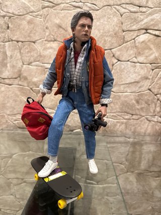 Hot Toys Doc Brown y Marty McFly Regreso al Futuro