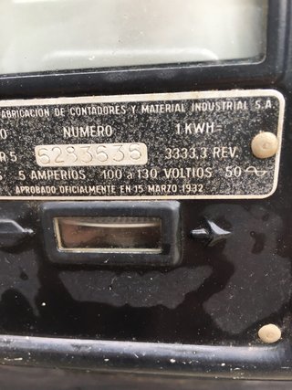 Contatore di luce antico 125V