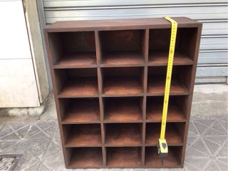 Mueble archivador de madera antiguo