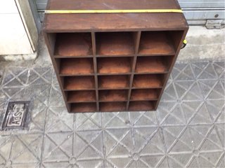 Mueble archivador de madera antiguo