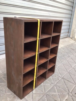 Mueble archivador de madera antiguo