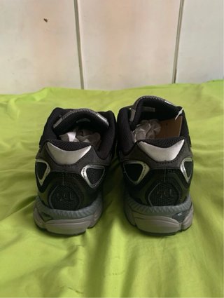 Zapatillas Asics Negras/Grises