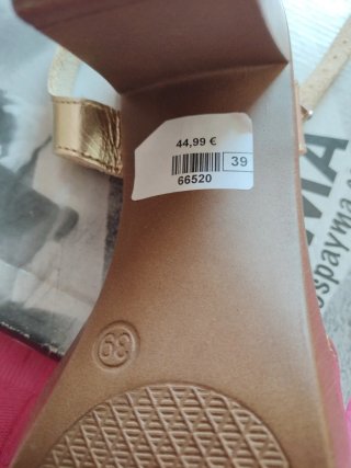 Sandalias Payma tacón dorado