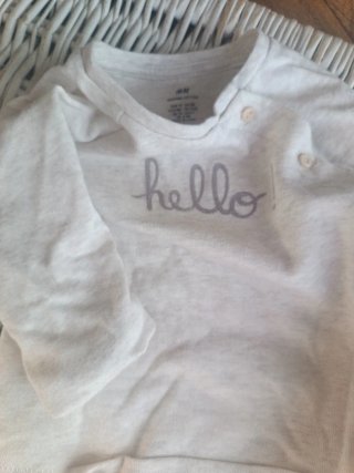 Ropita bebé H&M hello o reborn 55cm
