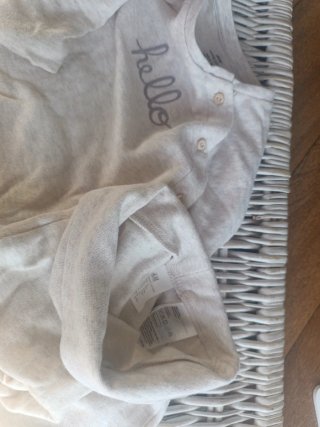 Ropita bebé H&M hello o reborn 55cm