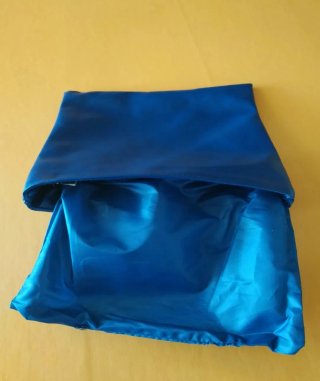 Pochette colore blu unisex
