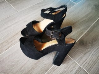 Sandalias de tacón negras