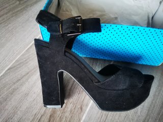 Sandalias de tacón negras