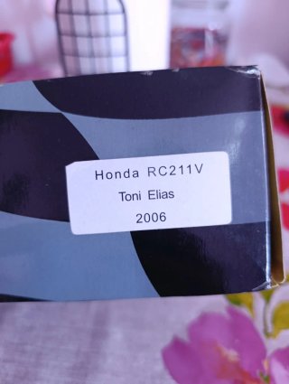 Maqueta Moto Honda Toni Elías 2006 1/12