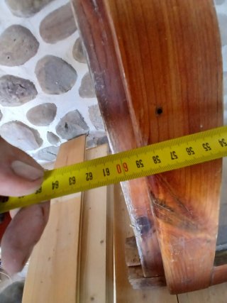 Ventana de madera rústica
