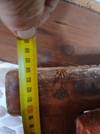 Ventana de madera rústica