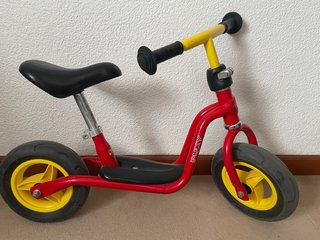 Bicicleta Puky sin pedales roja