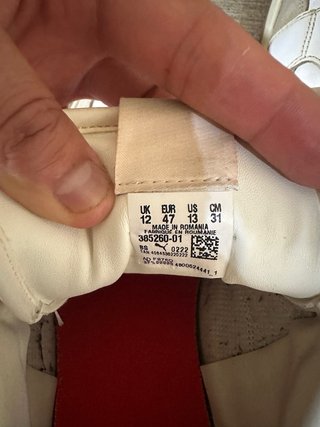 Zapatillas Puma Blancas y Beige