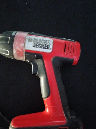 Taladro Black & Decker Rojo