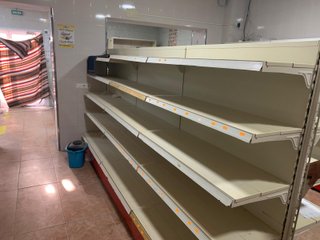 Estanterías metálicas para tienda