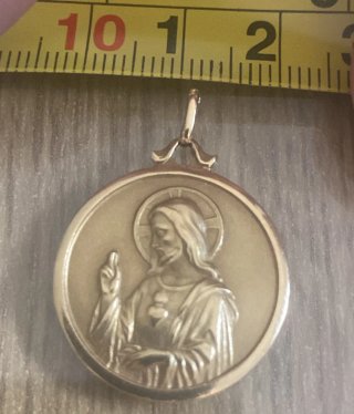Medalla Sagrado Corazón de oro de 18k