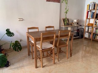 Mesa y 4 Sillas Madera IKEA