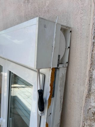 Ventana PVC con persiana 120x168 cm / TENGO 3 /