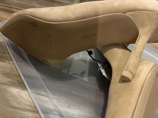 Zapatos de tacón beige/marrón
