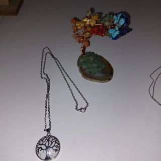 Colar com pedra howlite branca