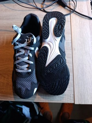 Zapatillas Nike negras y blancas