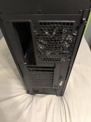 Caja Nox Hummer + Fuente Alimentación Corsair