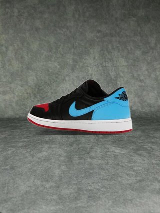 Jordan 1 Retro Low OG NC to Chi (Mujer)