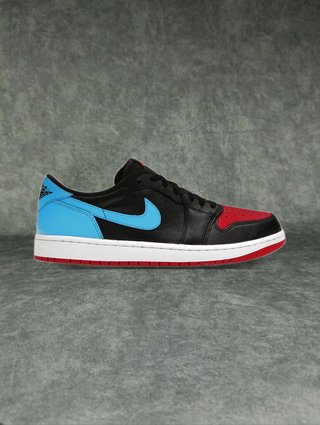 Jordan 1 Retro Low OG NC to Chi (Mujer)