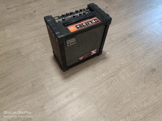 Amplificador Guitarra Roland CUBE 30X
