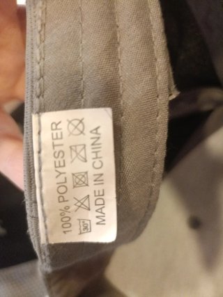 Gorra gris marca bazar (Emporio Armani)